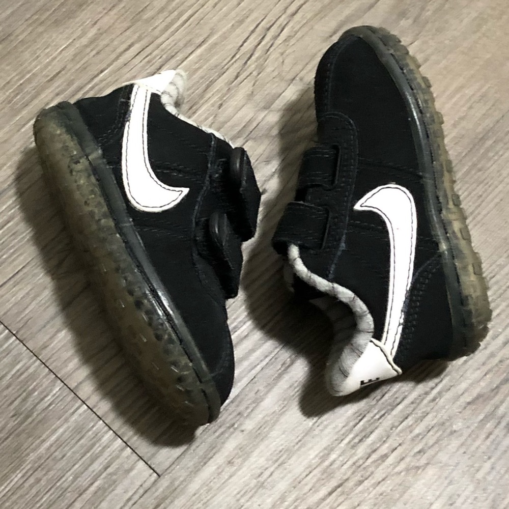 NWOT BABY NIKE SHOES